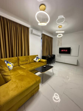 Studio303 by Allegio: Mamaia's Seaside Luxury near finest Clubs & Beaches